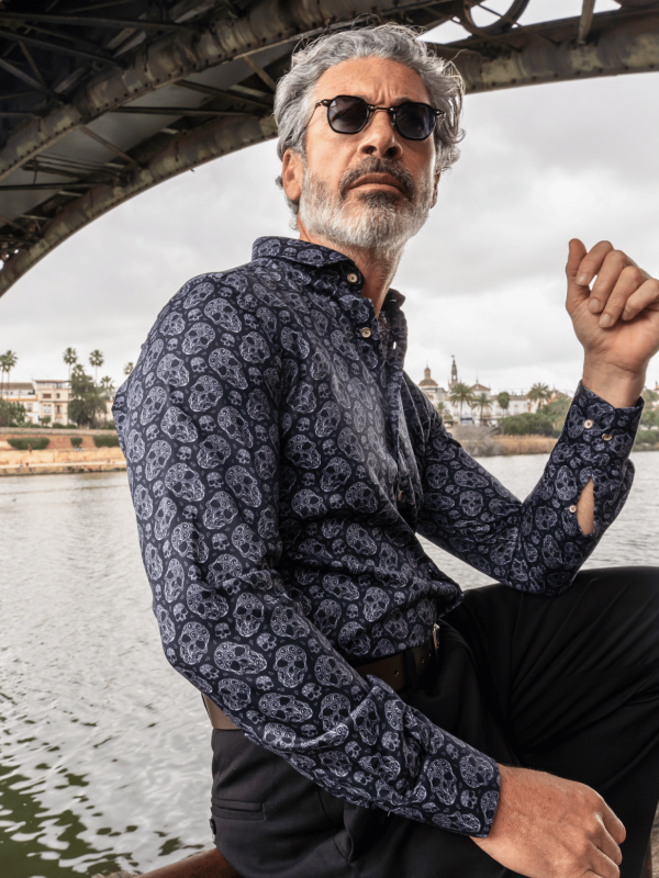 Camisa Monttesco Fantasía Calaveras Negras