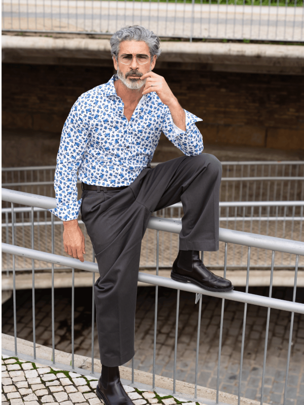 Camisa Monttesco Estampada Fantasía Blanca con Flores Azules