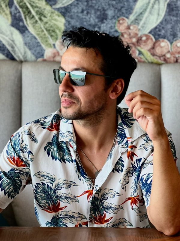 Camisa Estampada Fantasía Hojas Verdes Manga Corta